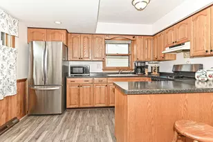 N84W14476 Menomonee Ave, Menomonee Falls, WI 53051 - Photo 10