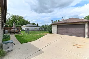 N84W14476 Menomonee Ave, Menomonee Falls, WI 53051 - Photo 28
