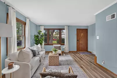 4863 N Santa Monica Blvd, Whitefish Bay, WI 53217 - Photo 4