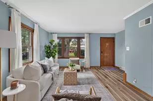 4863 N Santa Monica Blvd, Whitefish Bay, WI 53217 - Photo 4