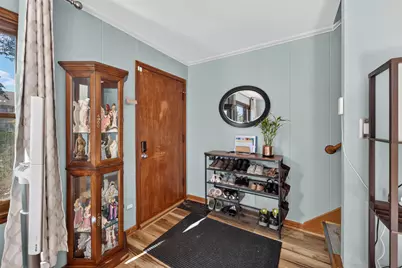 4863 N Santa Monica Blvd, Whitefish Bay, WI 53217 - Photo 2