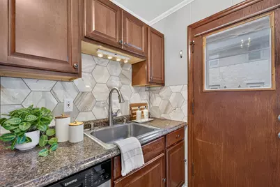 4863 N Santa Monica Blvd, Whitefish Bay, WI 53217 - Photo 8
