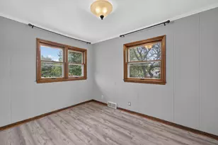 4863 N Santa Monica Blvd, Whitefish Bay, WI 53217 - Photo 12