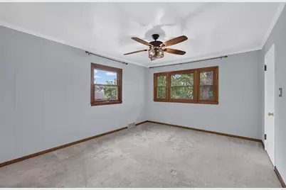 4863 N Santa Monica Blvd, Whitefish Bay, WI 53217 - Photo 10
