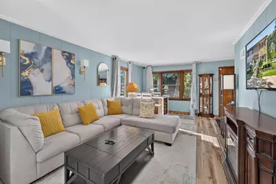 4863 N Santa Monica Blvd, Whitefish Bay, WI 53217 - Photo 4