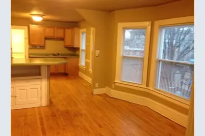 1060 N 47th St, Milwaukee, WI 53208 - Photo 24