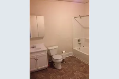1060 N 47th St, Milwaukee, WI 53208 - Photo 14