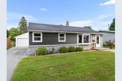 1013  N 6th St, Manitowoc, WI 54220 - Photo 10