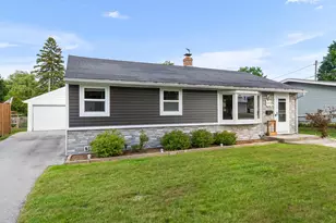 1013 N 6th St, Manitowoc, WI 54220 - Photo 10
