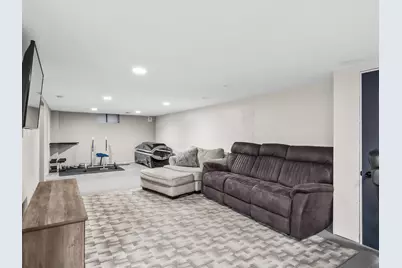 1013  N 6th St, Manitowoc, WI 54220 - Photo 28