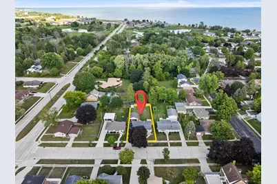 1013  N 6th St, Manitowoc, WI 54220 - Photo 2