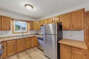 627 Hartridge Dr, Hartland, WI 53029 - Photo 16