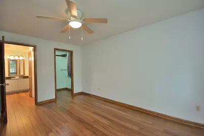 1686 S Carriage Ln, New Berlin, WI 53151 - Photo 16