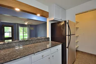 1686 S Carriage Ln, New Berlin, WI 53151 - Photo 10