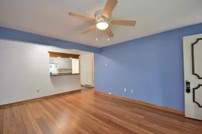 1686 S Carriage Ln, New Berlin, WI 53151 - Photo 6