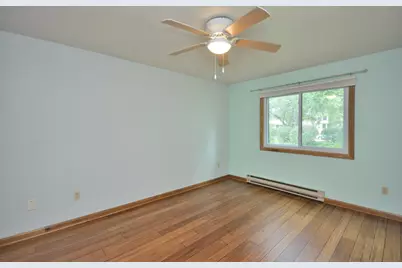 1686 S Carriage Ln, New Berlin, WI 53151 - Photo 14