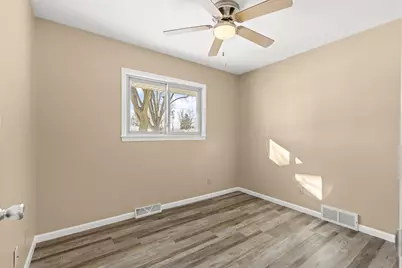 7140 N 48th St, Milwaukee, WI 53223 - Photo 12