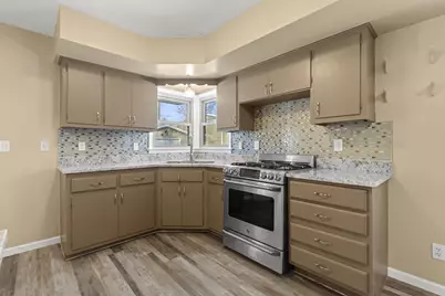 7140 N 48th St, Milwaukee, WI 53223 - Photo 8