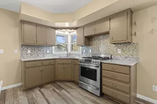 7140 N 48th St, Milwaukee, WI 53223 - Photo 8