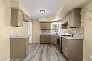 7140 N 48th St, Milwaukee, WI 53223 - Photo 10