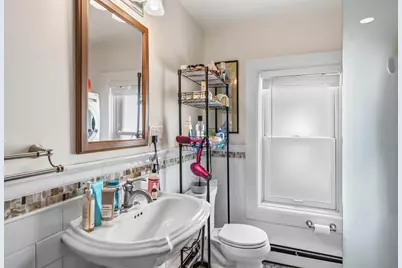 1308 N Astor St, Milwaukee, WI 53202 - Photo 16
