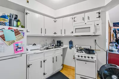 1308 N Astor St, Milwaukee, WI 53202 - Photo 26