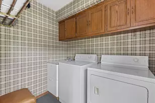 1825 Jean Marie Ct, Brookfield, WI 53005 - Photo 18