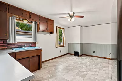 1704 S 9th St, Sheboygan, WI 53081 - Photo 8