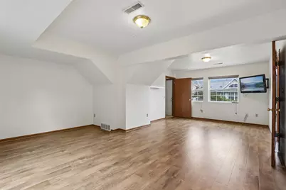 325  Kristin Ct, Brookfield, WI 53045 - Photo 36
