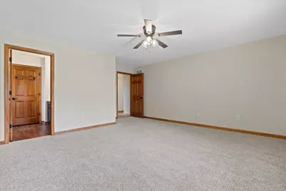 2072 W Hope Ln, Oak Creek, WI 53154 - Photo 26