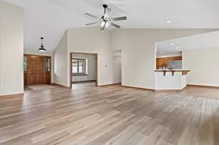 2072 W Hope Ln, Oak Creek, WI 53154 - Photo 22