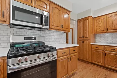 2072 W Hope Ln, Oak Creek, WI 53154 - Photo 6
