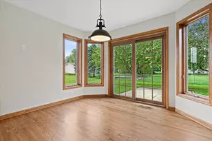 2072 W Hope Ln, Oak Creek, WI 53154 - Photo 8