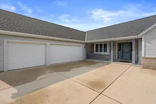 2072 W Hope Ln, Oak Creek, WI 53154 - Photo 42
