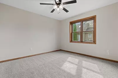 2072 W Hope Ln, Oak Creek, WI 53154 - Photo 28