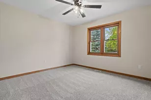 2072 W Hope Ln, Oak Creek, WI 53154 - Photo 30