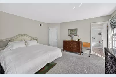 9606 N Orchard Ct, Mequon, WI 53092 - Photo 10