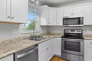 2402 Crosscreek Dr, Sheboygan, WI 53081 - Photo 4