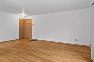 2402 Crosscreek Dr, Sheboygan, WI 53081 - Photo 6