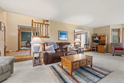 27015  Lorie Dr, Racine, WI 53185 - Photo 8