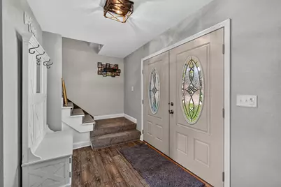 9301 S Sherwood Dr, Franklin, WI 53132 - Photo 18