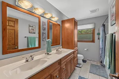 9301 S Sherwood Dr, Franklin, WI 53132 - Photo 24