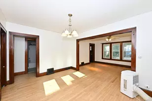 8447 W Maple St, West Allis, WI 53214 - Photo 10