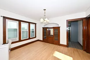 8447 W Maple St, West Allis, WI 53214 - Photo 8