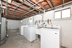 8447 W Maple St, West Allis, WI 53214 - Photo 30