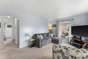 2213 Shoop St, Racine, WI 53404 - Photo 4