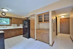 5222 S 20th St, Milwaukee, WI 53221 - Photo 10