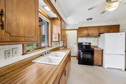 1413  Marion Ave, South Milwaukee, WI 53172 - Photo 8