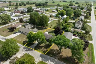 931 Landis St, Rockland, WI 54207 - Photo 2