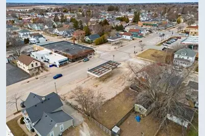 2023  Washington St, Two Rivers, WI 54241 - Photo 8